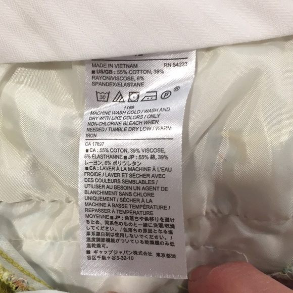 Banana Republic Sloan Crop - Picture 3 of 4